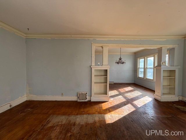 422 Saginaw Street, Norway, MI 49870