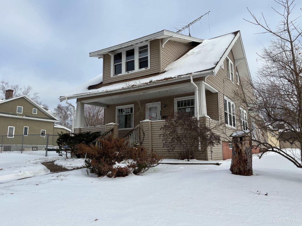 422 Saginaw Street, Norway, MI 49870