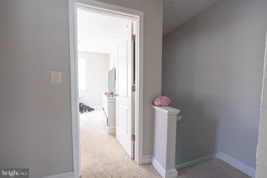 Image 6 of property listing at 5615 BELLE AVE, Baltimore, MD 21207