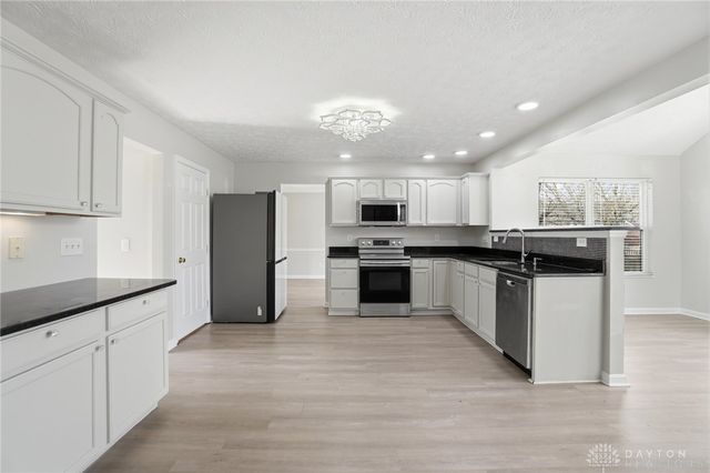 6809 Wintergreen Place, Dayton, OH 45424