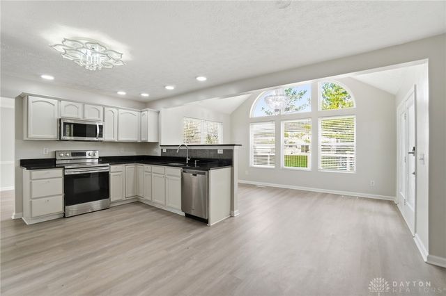 6809 Wintergreen Place, Dayton, OH 45424