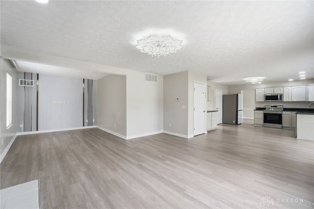 6809 Wintergreen Place, Dayton, OH 45424