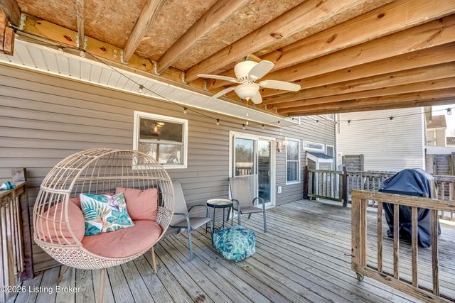 4516 Fallen Apple Ln, Louisville, KY 40218