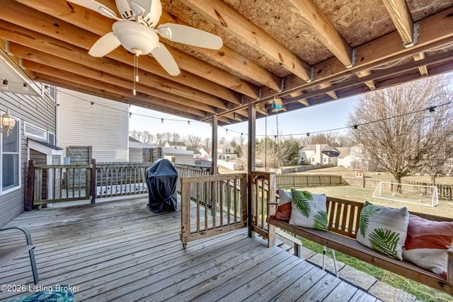 4516 Fallen Apple Ln, Louisville, KY 40218