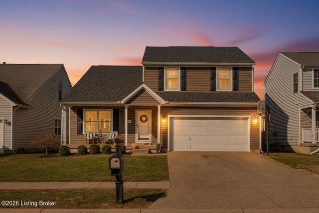 4516 Fallen Apple Ln, Louisville, KY 40218