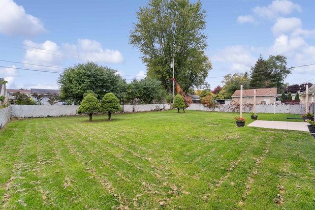 1513 E CALUMET STREET, Appleton, WI 54915