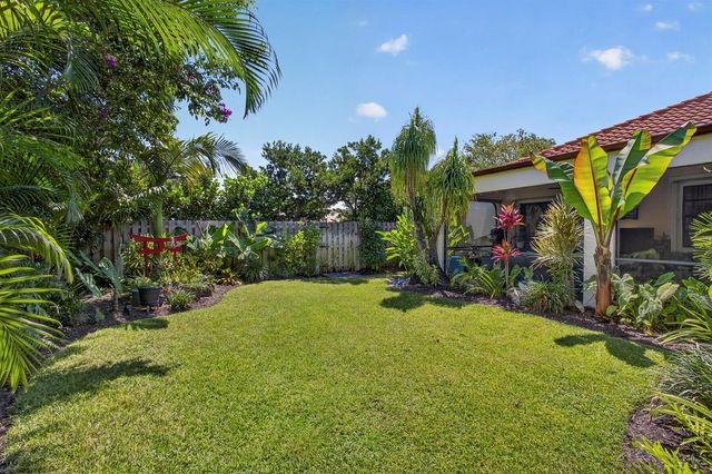 1945 Lynton Circle, Wellington, FL 33414