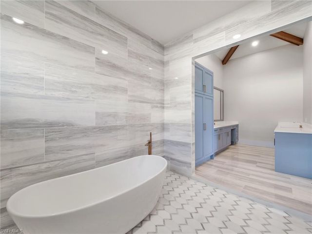 4850 Laurel LN, Fort Myers, FL 33908