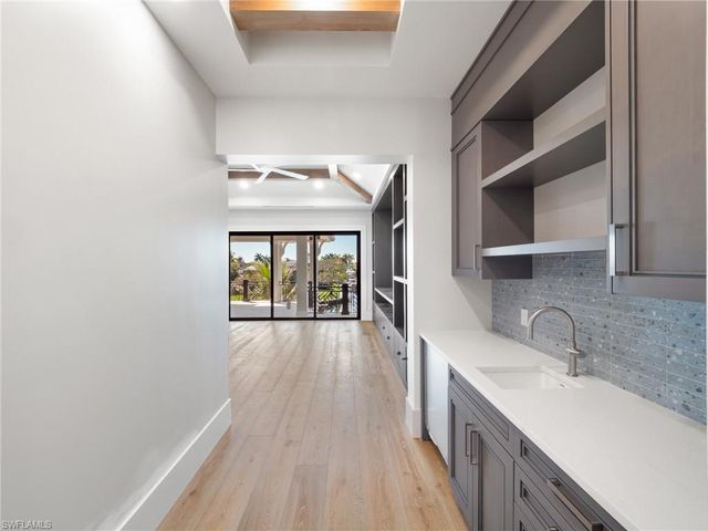 4850 Laurel LN, Fort Myers, FL 33908