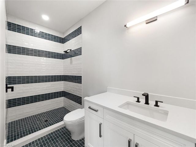 4850 Laurel LN, Fort Myers, FL 33908