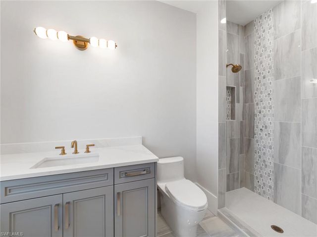 4850 Laurel LN, Fort Myers, FL 33908