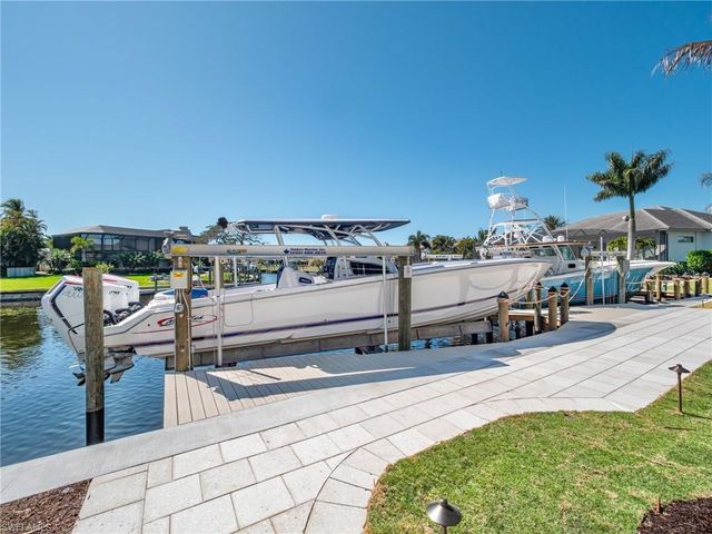 4850 Laurel LN, Fort Myers, FL 33908