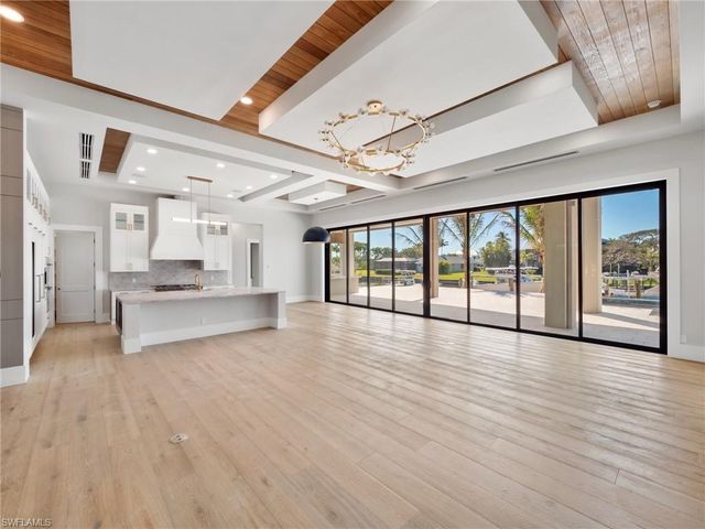 4850 Laurel LN, Fort Myers, FL 33908