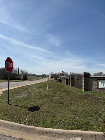 1303 E Cheri Whitlock Drive, Siloam Springs, AR 72761