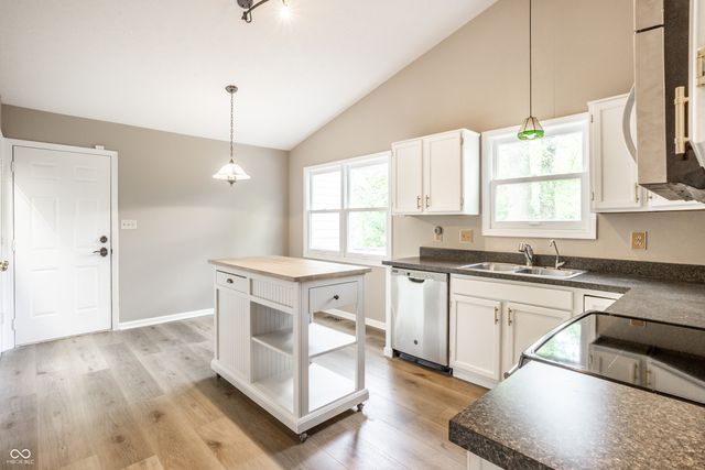 5204 Whipple Wood Court, Indianapolis, IN 46226