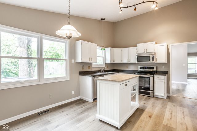 5204 Whipple Wood Court, Indianapolis, IN 46226