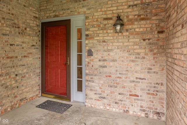 5204 Whipple Wood Court, Indianapolis, IN 46226