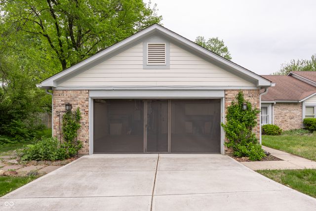 5204 Whipple Wood Court, Indianapolis, IN 46226