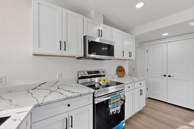 202 Dawnview, San Antonio, TX 78213