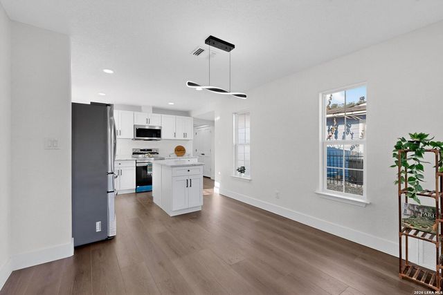 202 Dawnview, San Antonio, TX 78213