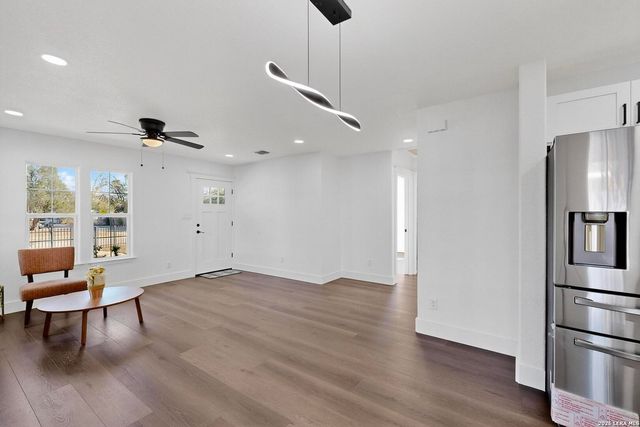 202 Dawnview, San Antonio, TX 78213