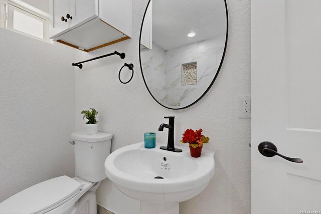 202 Dawnview, San Antonio, TX 78213