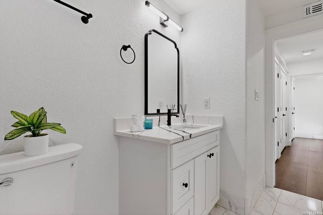 202 Dawnview, San Antonio, TX 78213