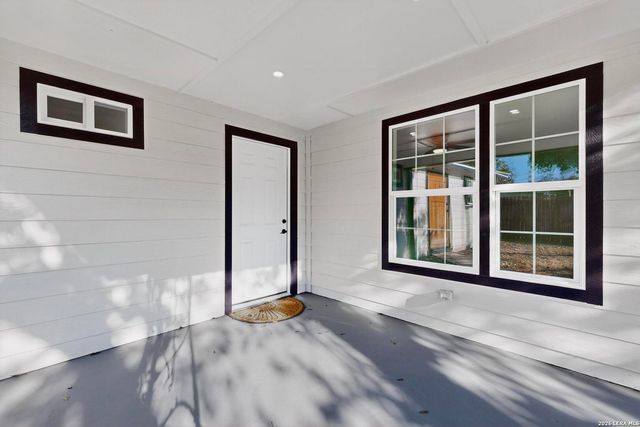 202 Dawnview, San Antonio, TX 78213