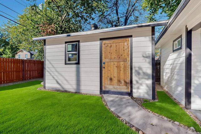 202 Dawnview, San Antonio, TX 78213