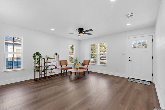 202 Dawnview, San Antonio, TX 78213