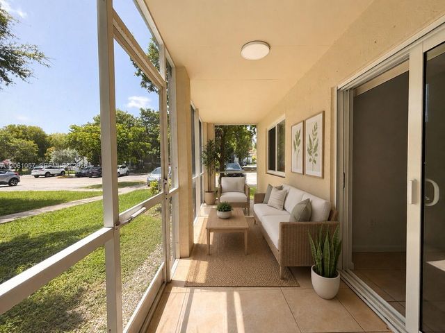440 S Park 109, Hollywood, FL 33021