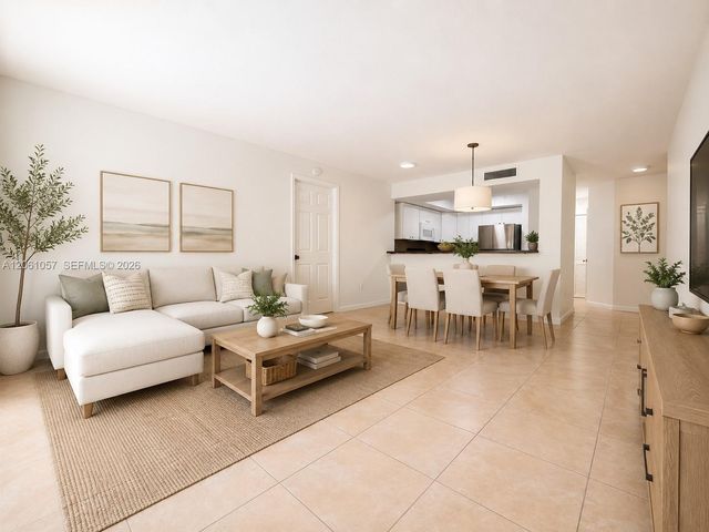 440 S Park 109, Hollywood, FL 33021
