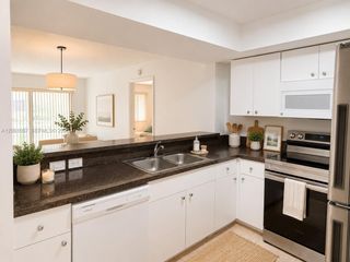 440 S Park 109, Hollywood, FL 33021