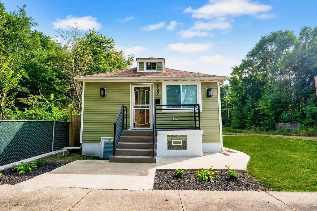 1297 W 17th Avenue, Gary, IN 46407