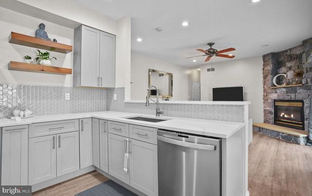 503 RIDGERUN LN, Philadelphia, PA 19111