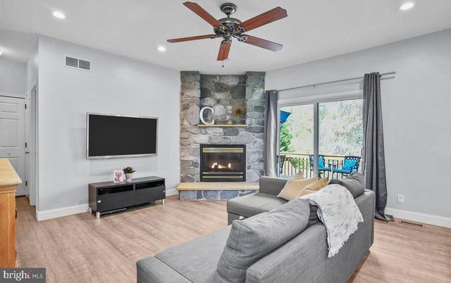 503 RIDGERUN LN, Philadelphia, PA 19111