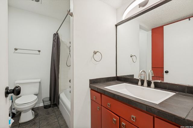 102 Vassar Ln Apt 17, San Antonio, TX 78212