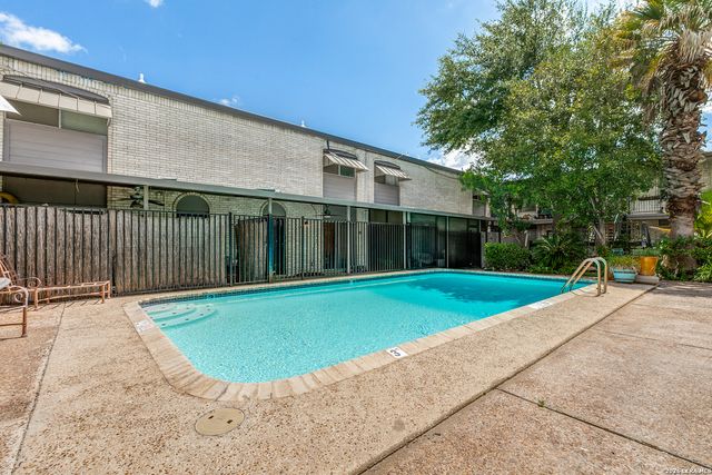 102 Vassar Ln Apt 17, San Antonio, TX 78212