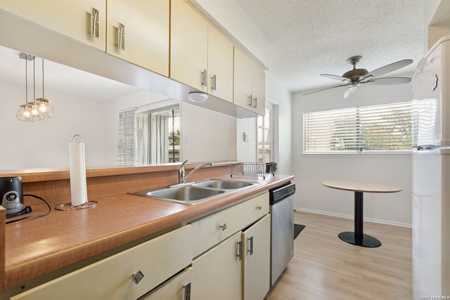 102 Vassar Ln Apt 17, San Antonio, TX 78212