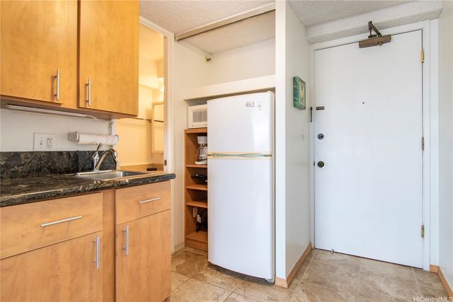 445 Seaside Avenue 2709, Honolulu, HI 96815