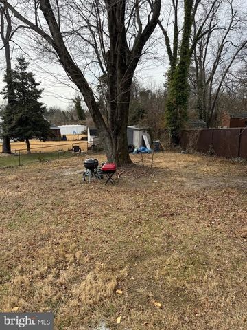 2421 RAMBLEWOOD DR, District Heights, MD 20747