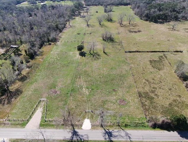 320 W Pleasant Street, Brazoria, TX 77422