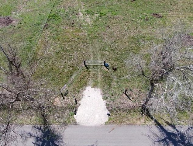 320 W Pleasant Street, Brazoria, TX 77422