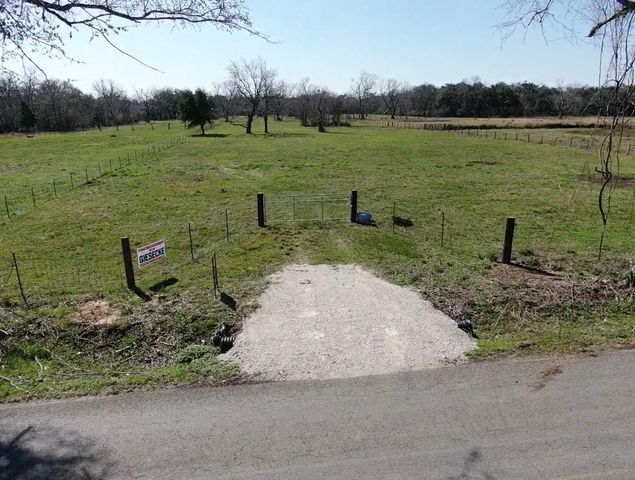 320 W Pleasant Street, Brazoria, TX 77422