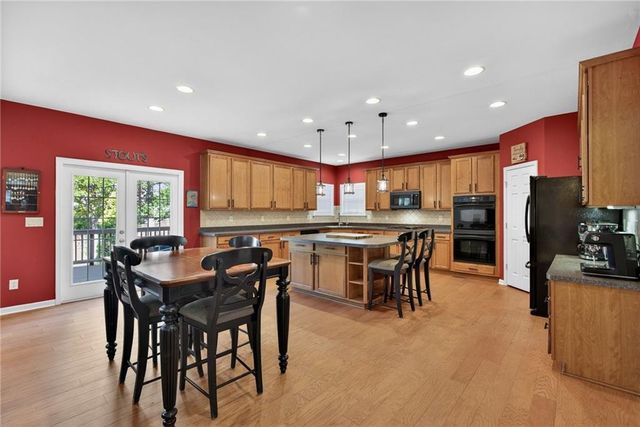 512 Blue Mountain Rise, Canton, GA 30114