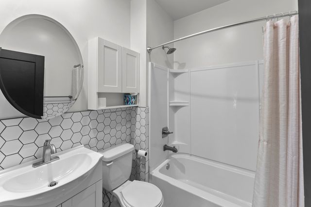 1201 E Central Park Avenue, Davenport, IA 50803