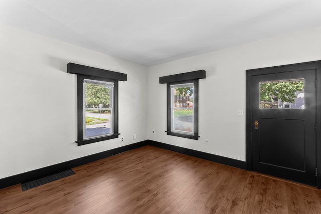 1201 E Central Park Avenue, Davenport, IA 50803