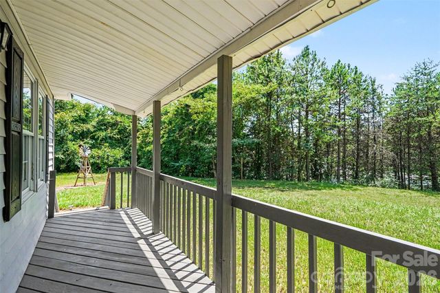 310 Main Avenue E, Hildebran, NC 28637