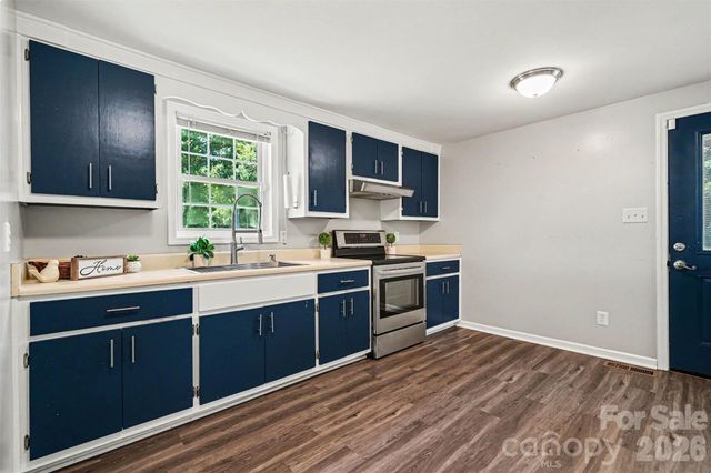 310 Main Avenue E, Hildebran, NC 28637