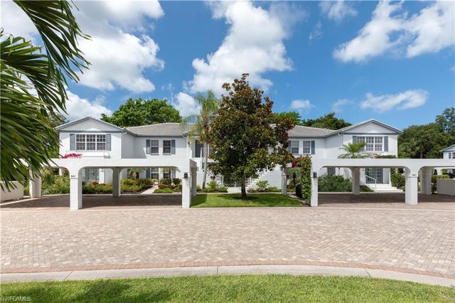 841 Tanbark DR 202, Naples, FL 34108
